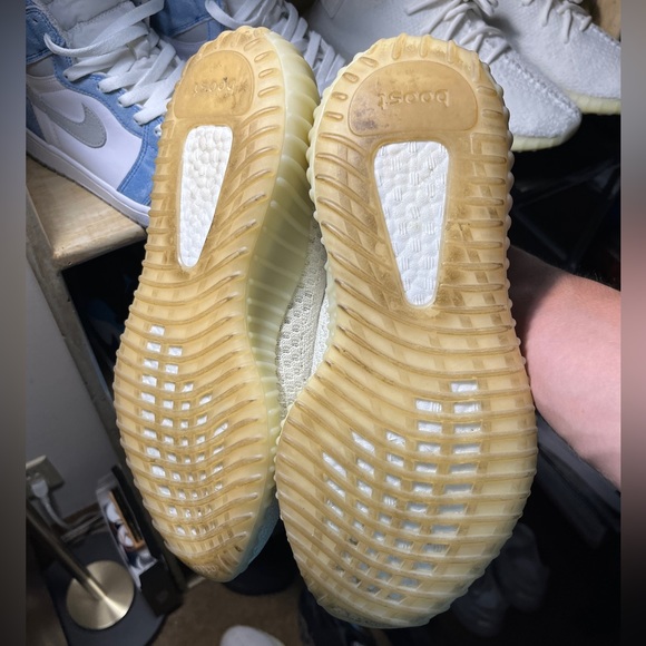 🔥Yeezy 350 V2 Light VNDS with authentication🔥 - Picture 2 of 5